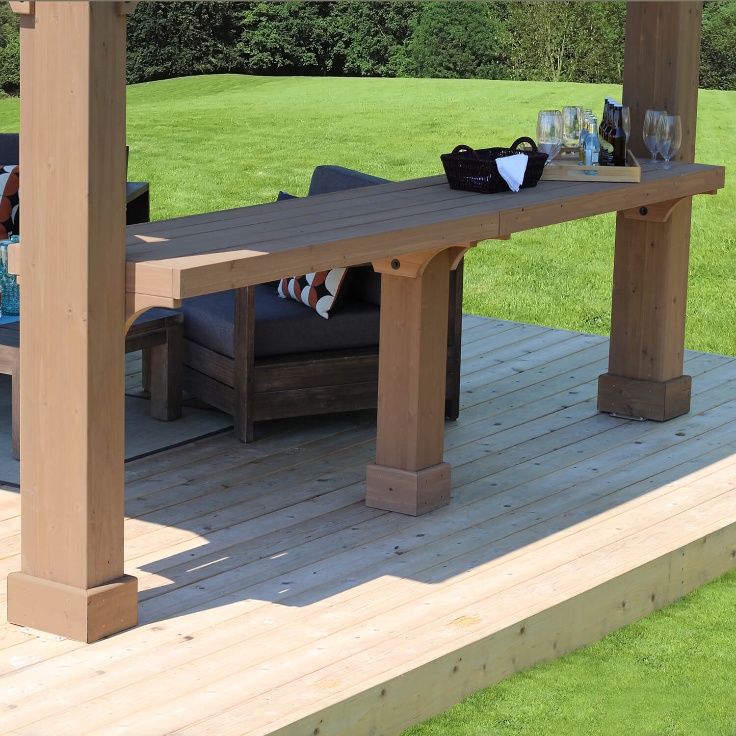 Comptoir en bois pour gazebo de 12 pi (Costco) Comptoir en bois pour gazebo de 12 pi (Costco)